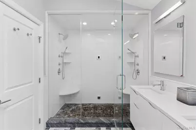 2539 Bradley Court, Merrick, NY 11566 - Photo 20
