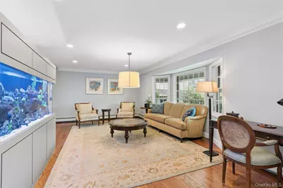 2539 Bradley Court, Merrick, NY 11566 - Photo 6
