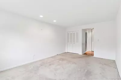 40 Stoner Avenue #1R, Great Neck, NY 11021 - Photo 18