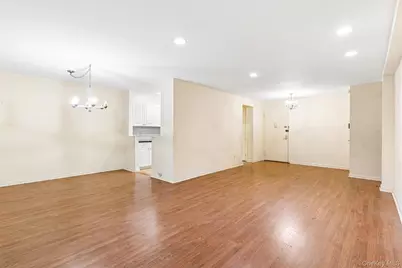 40 Stoner Avenue #1R, Great Neck, NY 11021 - Photo 8