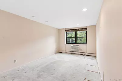 40 Stoner Avenue #1R, Great Neck, NY 11021 - Photo 16