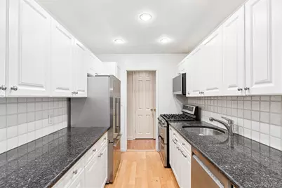 40 Stoner Avenue #1R, Great Neck, NY 11021 - Photo 12