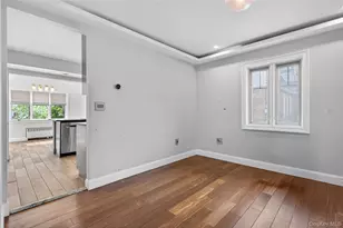 161 Greenway W, New Hyde Park, NY 11040 - Photo 4