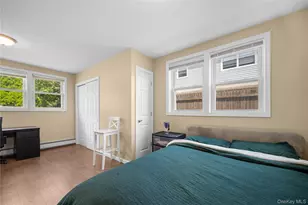 394 Warwick Rd, East Meadow, NY 11554 - Photo 12