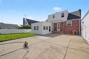 465 Washington Pl, Mineola, NY 11501 - Photo 36