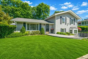11 Beverly Ln, East Moriches, NY 11940 - Photo 2