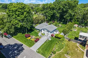 11 Beverly Ln, East Moriches, NY 11940 - Photo 10