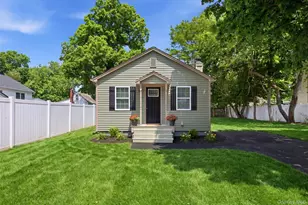 19 Lacrosse Rd, Mastic Beach, NY 11951 - Photo 6