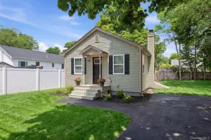 19 Lacrosse Rd, Mastic Beach, NY 11951 - Photo 4