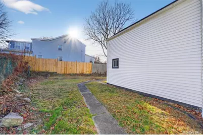 27 Spruce Street, Poughkeepsie, NY 12601 - Photo 10