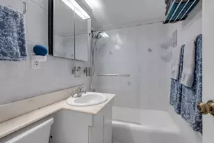 61-25 98th St, Rego Park, NY 11374 - Photo 8