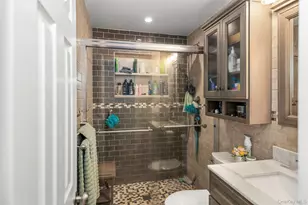 114 5th St, Lindenhurst, NY 11757 - Photo 6