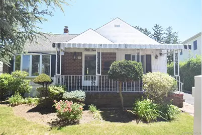 54 Camden Place, New Hyde Park, NY 11040 - Photo 2