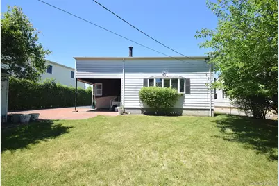 54 Camden Place, New Hyde Park, NY 11040 - Photo 32