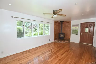 54 Camden Place, New Hyde Park, NY 11040 - Photo 10