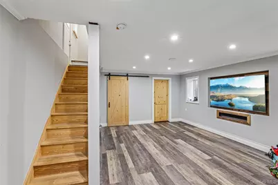 123 Stratford Avenue, Williston Park, NY 11596 - Photo 18