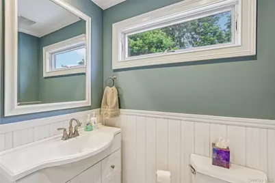 123 Stratford Avenue, Williston Park, NY 11596 - Photo 10