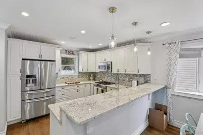 123 Stratford Avenue, Williston Park, NY 11596 - Photo 8