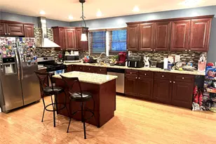 285 Daniel St, Lindenhurst, NY 11757 - Photo 10