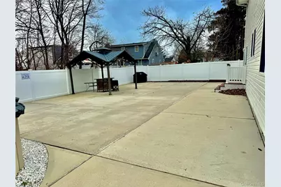 285 Daniel Street, Lindenhurst, NY 11757 - Photo 6