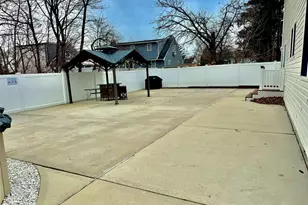 285 Daniel St, Lindenhurst, NY 11757 - Photo 6