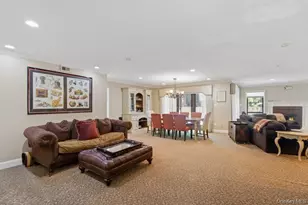 302 Vista Dr, Jericho, NY 11753 - Photo 8