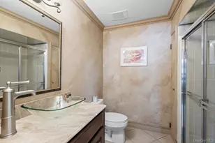 302 Vista Dr, Jericho, NY 11753 - Photo 22