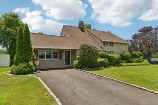 83 Coppersmith Rd, Levittown, NY 11756 - Photo 2