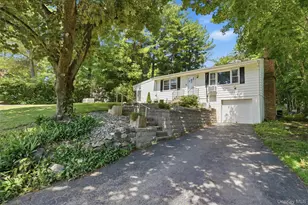 23 Dupay Rd, Pleasant Valley, NY 12569 - Photo 2