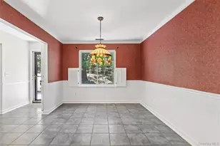 950 Skyline Dr, Coram, NY 11727 - Photo 16
