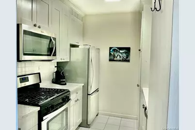 26910 Grand Central Parkway #7M, Floral Park, NY 11005 - Photo 4