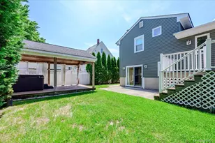 2419 Rockville Centre Pkwy, Oceanside, NY 11572 - Photo 22