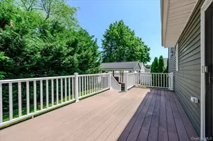 2419 Rockville Centre Pkwy, Oceanside, NY 11572 - Photo 20