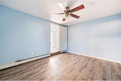 233 E Alhambra Avenue, Lindenhurst, NY 11757 - Photo 16