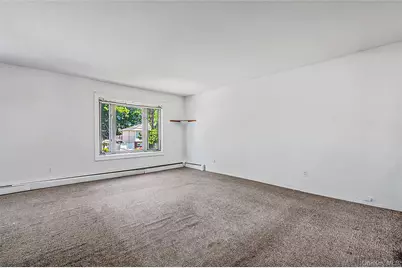 233 E Alhambra Avenue, Lindenhurst, NY 11757 - Photo 6