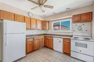 233 E Alhambra Ave, Lindenhurst, NY 11757 - Photo 2