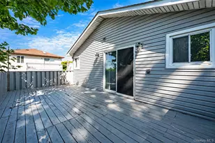 233 E Alhambra Ave, Lindenhurst, NY 11757 - Photo 22