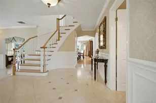 9 Vannina Pl, Huntington, NY 11743 - Photo 8