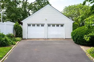 34 Remsen Ave, Valley Stream, NY 11580 - Photo 4