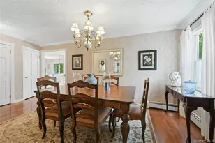 4 Bacon Ln, Babylon, NY 11702 - Photo 10