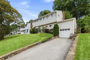 24 Valley View Terrace, Mount Kisco, NY 10549 - Photo 2