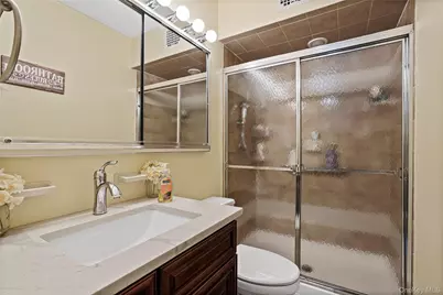 61-12 69th Street #2M, Middle Village, NY 11379 - Photo 28