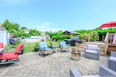 26 Rhode Avenue, Merrick, NY 11566 - Photo 18