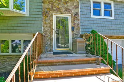 183 6th Avenue, Holtsville, NY 11742 - Photo 4