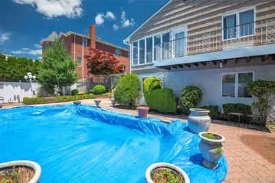 52-04 Redfield Street, Douglaston, NY 11362 - Photo 40