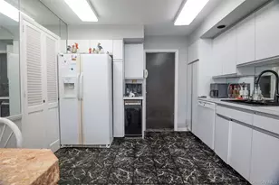 52-04 Redfield St, Douglaston, NY 11362 - Photo 18