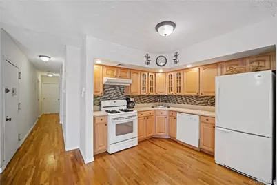 71-34 162nd #3, Fresh Meadows, NY 11365 - Photo 2