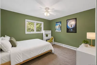 25 Harvey Lane, Ronkonkoma, NY 11779 - Photo 16