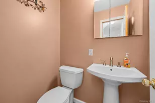 25 Harvey Ln, Ronkonkoma, NY 11779 - Photo 20