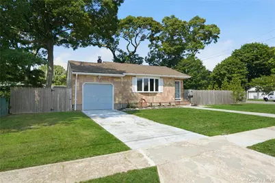 58 Highland Avenue, Patchogue, NY 11772 - Photo 2